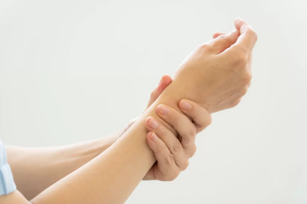 手足のしびれは放置厳禁！