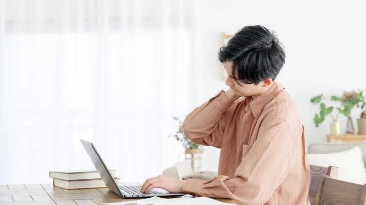 首こりの正体は？？？