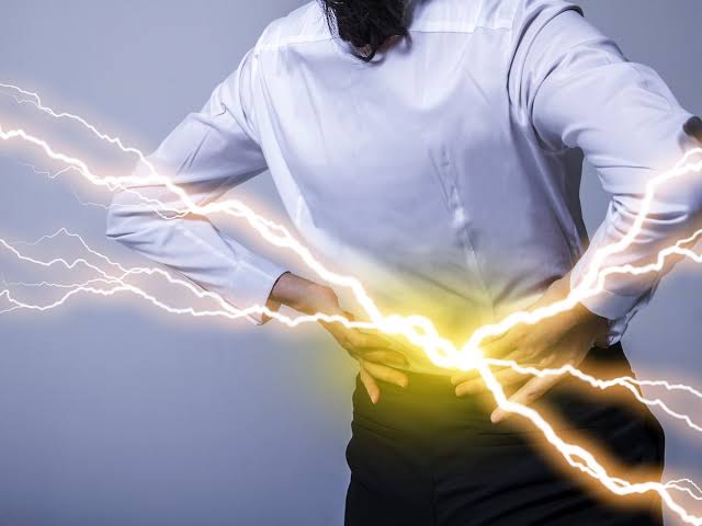 腰の痛みは急に来る！その時どうする？